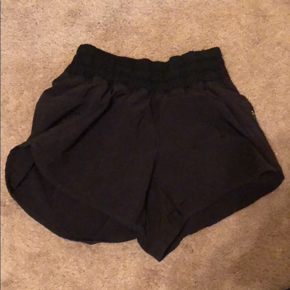 Lululemon tracker shorts